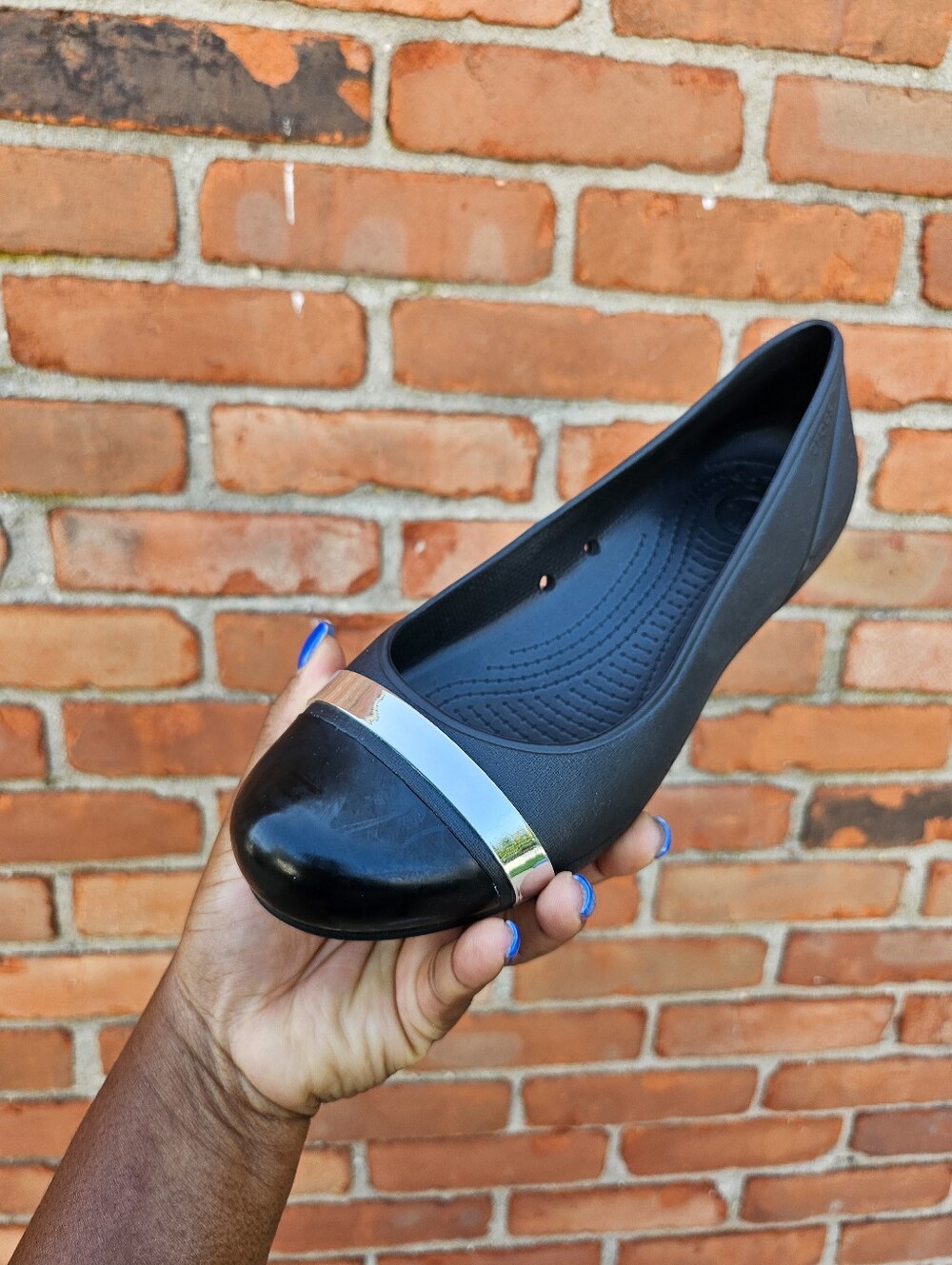 Crocs Women’s Size 9 Black Ballet Flats Slip On Shoes Metallic Toe Accent